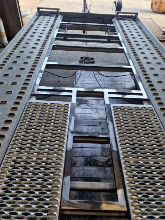 Création d'une remorque porte-voiture sur mesure en métal à Livron-sur-Drôme, Livron-sur-Drôme, Abilis Chaudronnerie